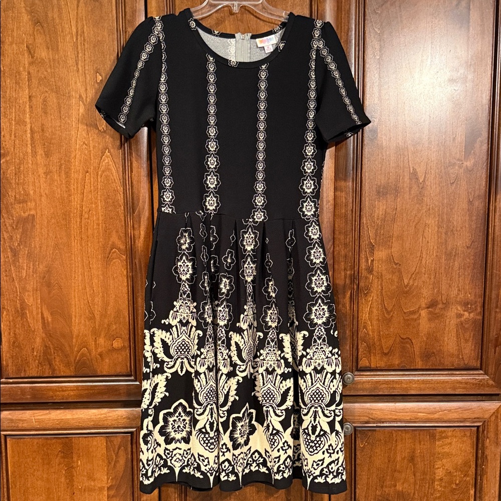 LuLaRoe Black and Cream Floral Amelia Midi Dress